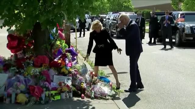 El presidente de Estados Unidos visita la ciudad de Búfalo, el último escenario de una matanza con tintes supremacistas