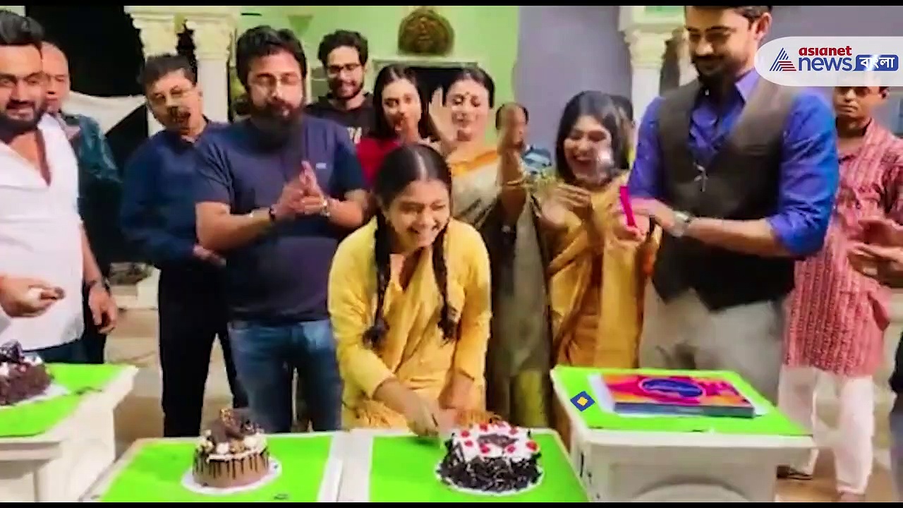 Hiya's Birthday celebration: ফেলনার সেটে হিয়ার বার্থডে সেলিব্রেশন