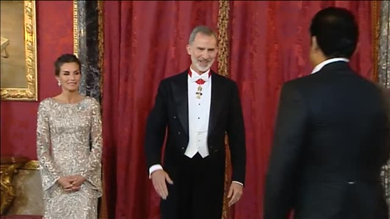 Los Reyes ofrecen una cena de gala al emir de Qatar en el Palacio Real