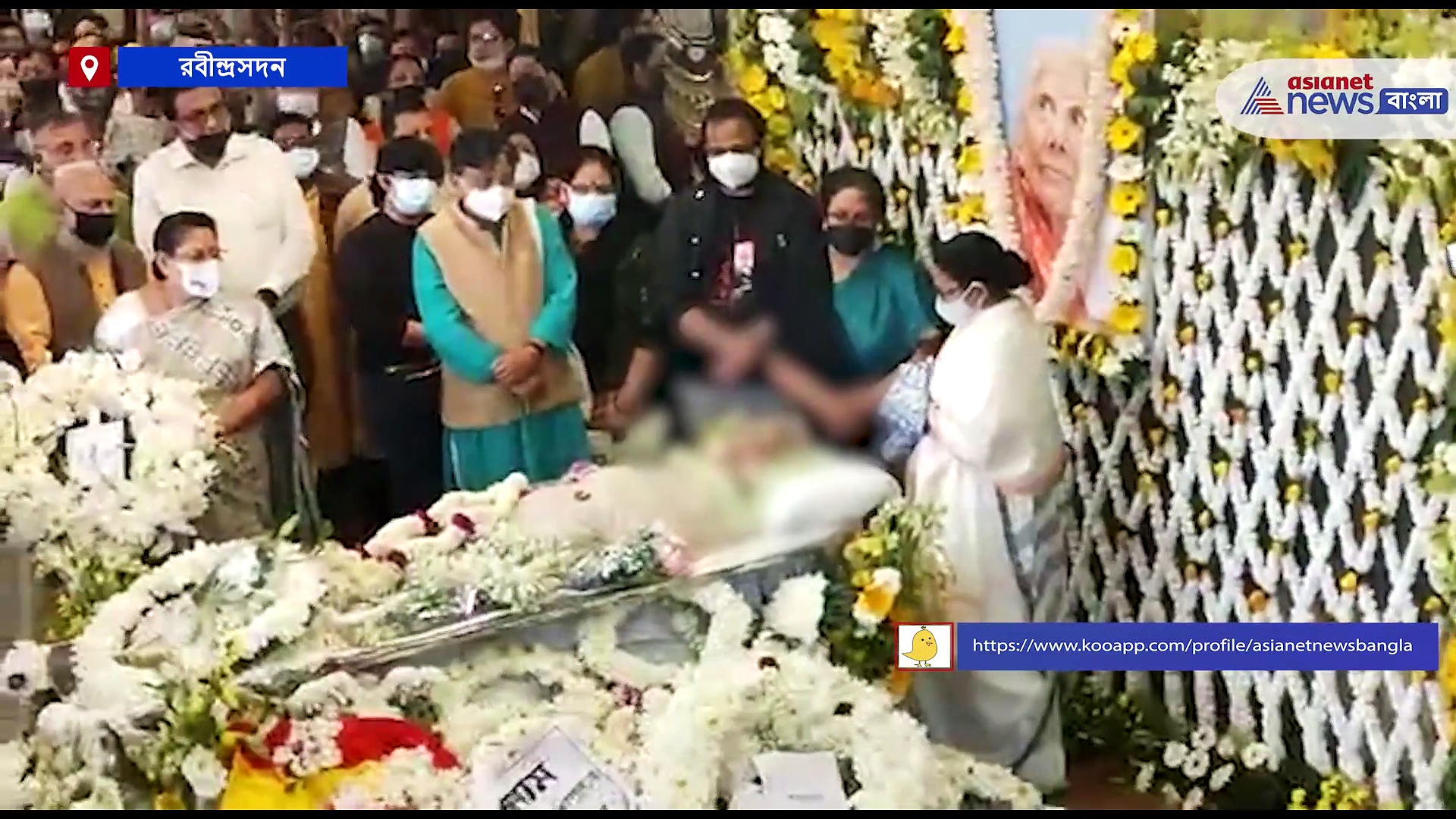 সন্ধ্যা মুখোপাধ্যায়ের প্রয়াণে শোকস্তব্ধ মুখ্যমন্ত্রী, রবীন্দ্রসদনে জানালেন শেষ শ্রদ্ধা