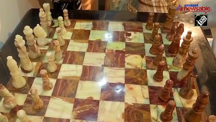 Video herunterladen: Ready to play the game of chess worth Rs 1.25 lakh?