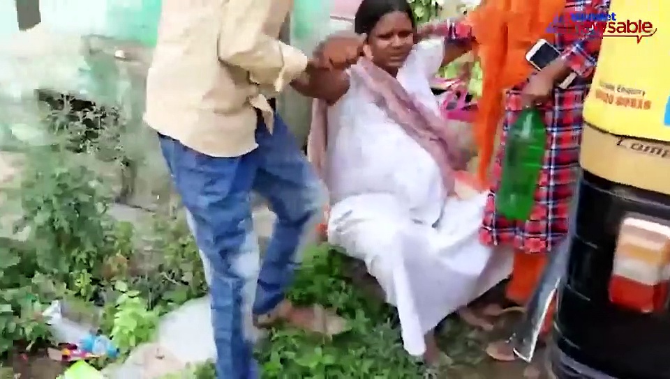 Coronavirus lockdown: Pregnant woman in pain forced to walk on streets in Karnataka's Mandya