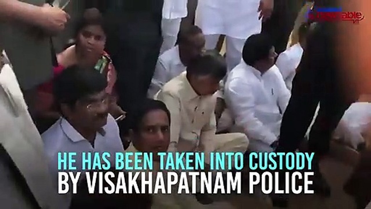 Chandrababu Naidu on sit-in protest in the middle of the road, gets detained by AP Police