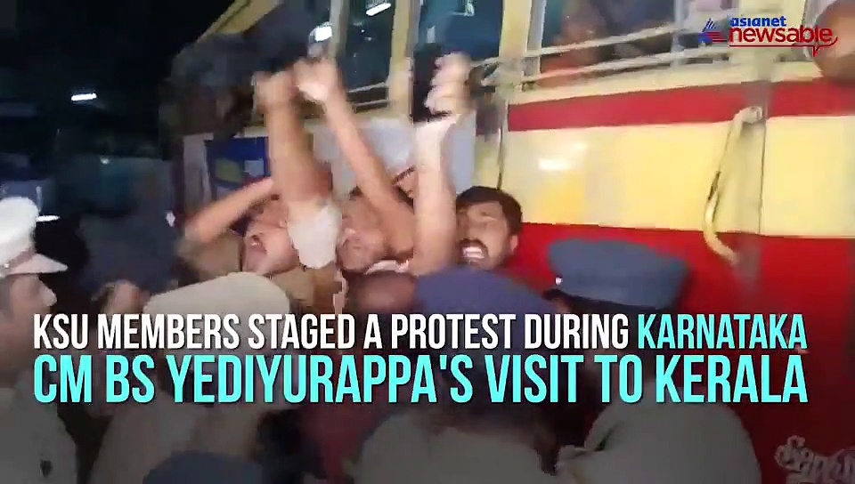 Kerala Students Union members wave black flags at Karnataka CM BS Yediyurappa in Thiruvananthapuram
