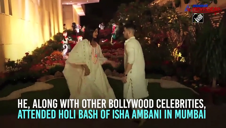 Nick Jonas celebrates his first Holi with Priyanka Chopra in Mumbai