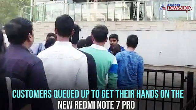 Redmi Note 7 Pro sale: Customers queue up in long lines, many return empty-handed