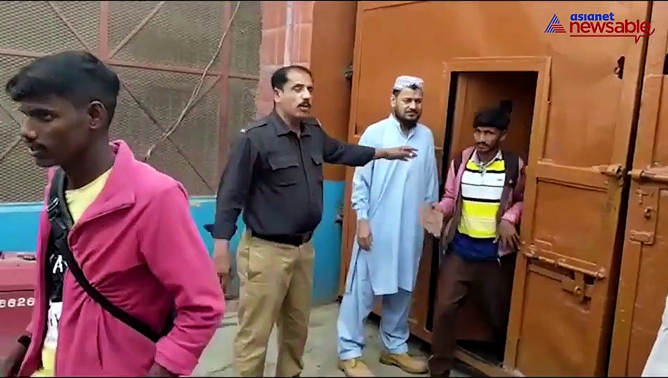 Pakistan releases 20 Indian fishermen who were arrested for entering its territorial waters