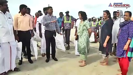 Ramanathapuram  collector joins hands with the public to free town from plastic waste