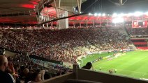 Torcida do Flamengo protesta contra presidente Landim
