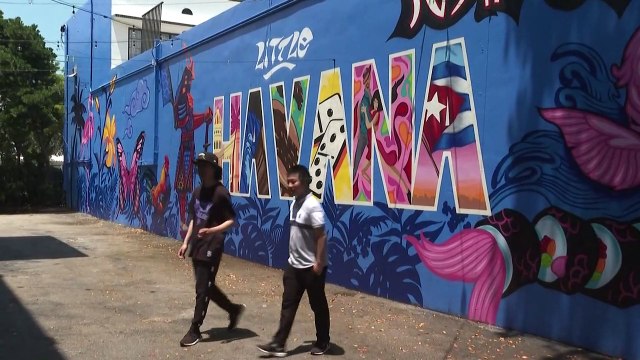 Cubanos de Miami celebran que EEUU reduzca restricciones sobre remesas y vuelos a Cuba
