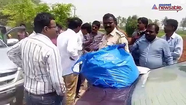 2 kg gold, cash being transported without document seized in Bengaluru