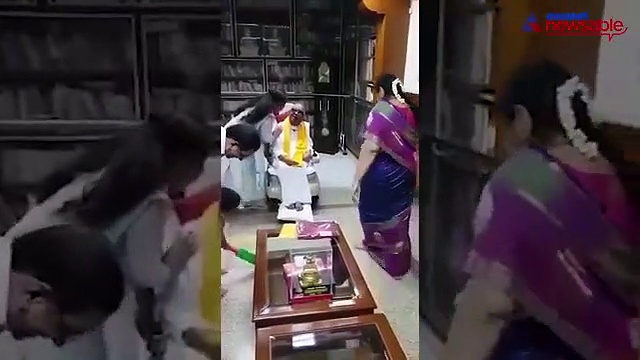 DMK chief Karunanidhi plays cricket with his great-grandson