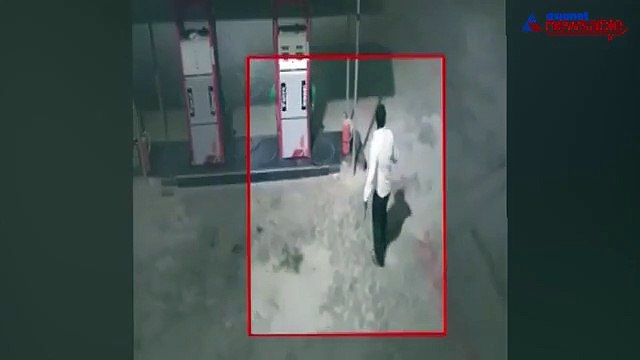 Karnataka: Congress leader brandishes sword, threatens to hurt people