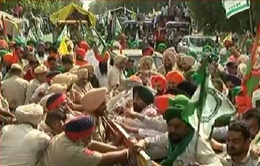 ਚੰਡੀਗੜ੍ਹ ਦੀਆਂ ਬਰੂਹਾਂ 'ਤੇ ਡਟੇ ਕਿਸਾਨ; ਮੁੱਖ ਮੰਤਰੀ ਨਾਲ ਮੁਲਾਕਾਤ ਦੀ ਰੱਖੀ ਮੰਗ