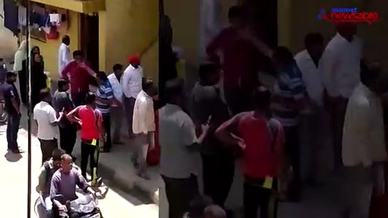 Watch: Congress party members distributing freebies for votes in Bengaluru?