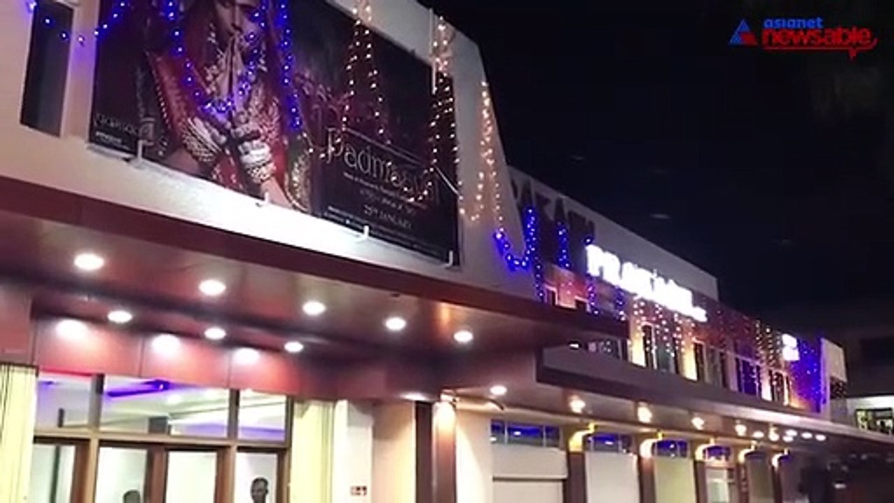 Blast outside theatre showing Padmaavat in Belagavi