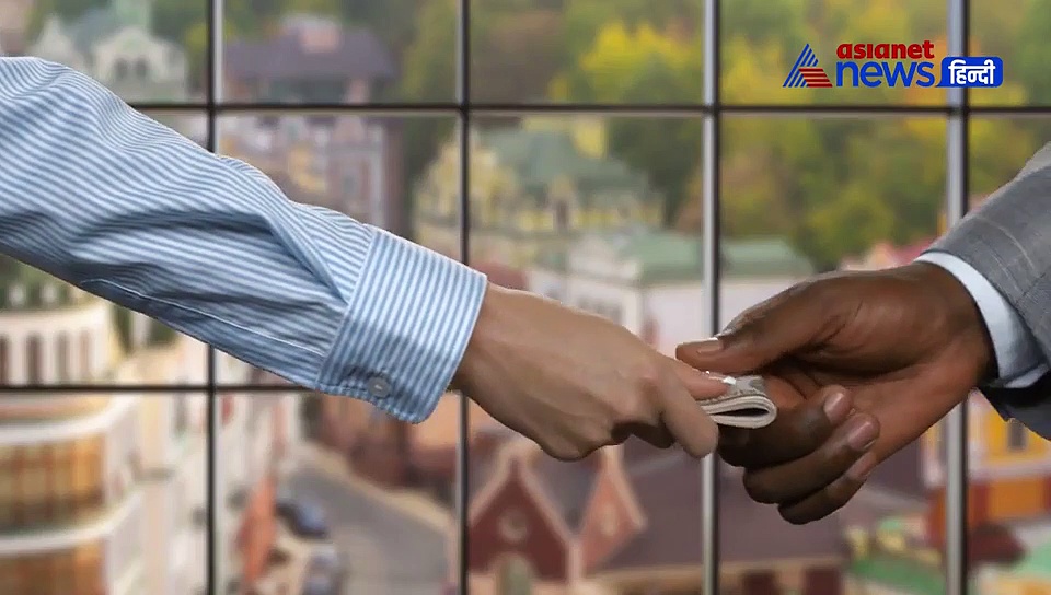 बर्थ सर्टिफिकेट के लिए मांगी 500 की रिश्वत, नहीं मिलने पर 100 साल बढ़ा दी बच्चे की उम्र