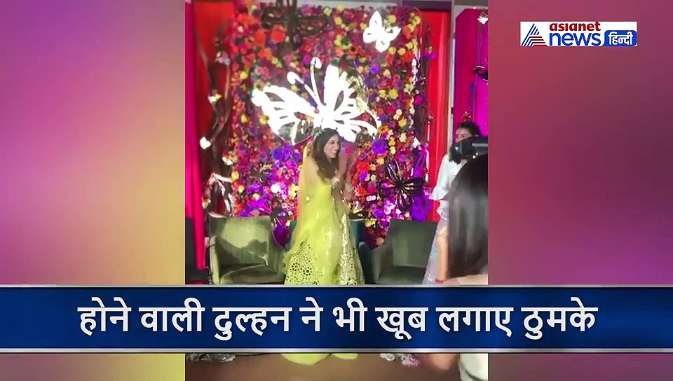 भाई की संगीत सेरेमनी में ढोल की थाप पर खूब नाची करिश्मा, होने वाली दुल्हन ने भी लगाए खूब ठुमके