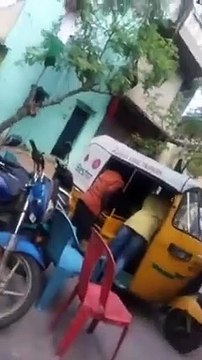 Ahead of RK Nagar polls, TTV Dhinakaran places pressure cookers at strategic places to woo voters