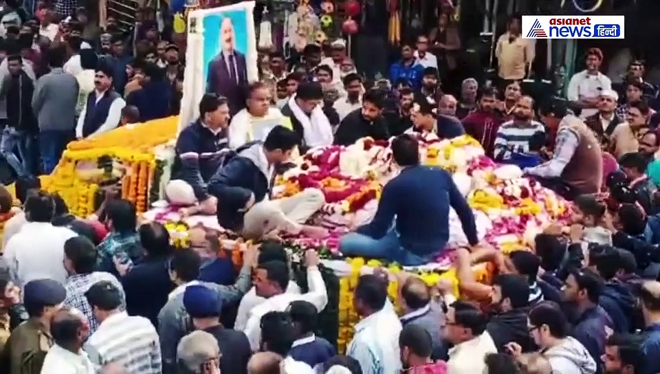 अब किसको मम्मी पापा कहेगी ये नन्हीं परी, पति-पत्नी की एक साथ मौत