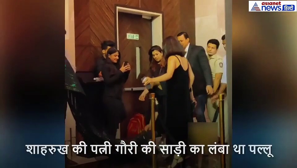 इवेंट में पत्नी गौरी का पल्लू संभालते नजर आए शाहरुख खान, वीडियो देख लोग कर रहे ऐसे- ऐसे कमेंट्स