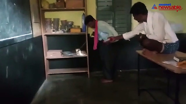 Students open school cupboard to find a poisonous snake inside