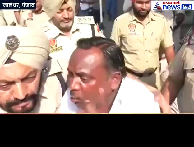 हार के बाद भड़क उठे नेताजी, कुर्ता फाड़ दिया और रोते हुए बोले-वोटर बिकाऊ हैं, देखें वीडियो