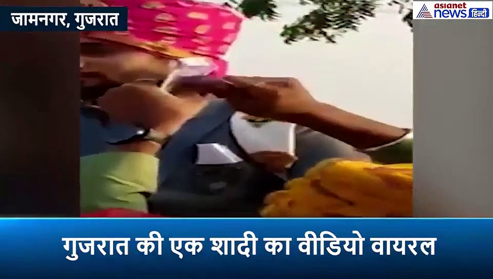 हेलीकॉप्टर में दुल्हन लाए दूल्हे को तोहफे में मिली 1 करोड़ की कार, घरवालों ने हवा में उडा दिए 90 लाख