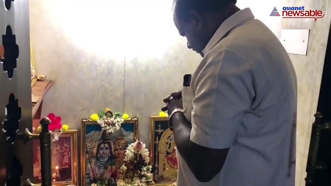 Karnataka Budget: Chief minister HD Kumaraswamy seeks blessings from sister