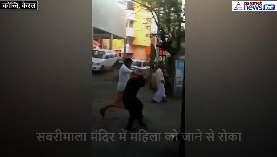 मंदिर में महिला को देखते ही भड़क गया शख्स, आंखों में झोंक दिया मिर्च का स्प्रे