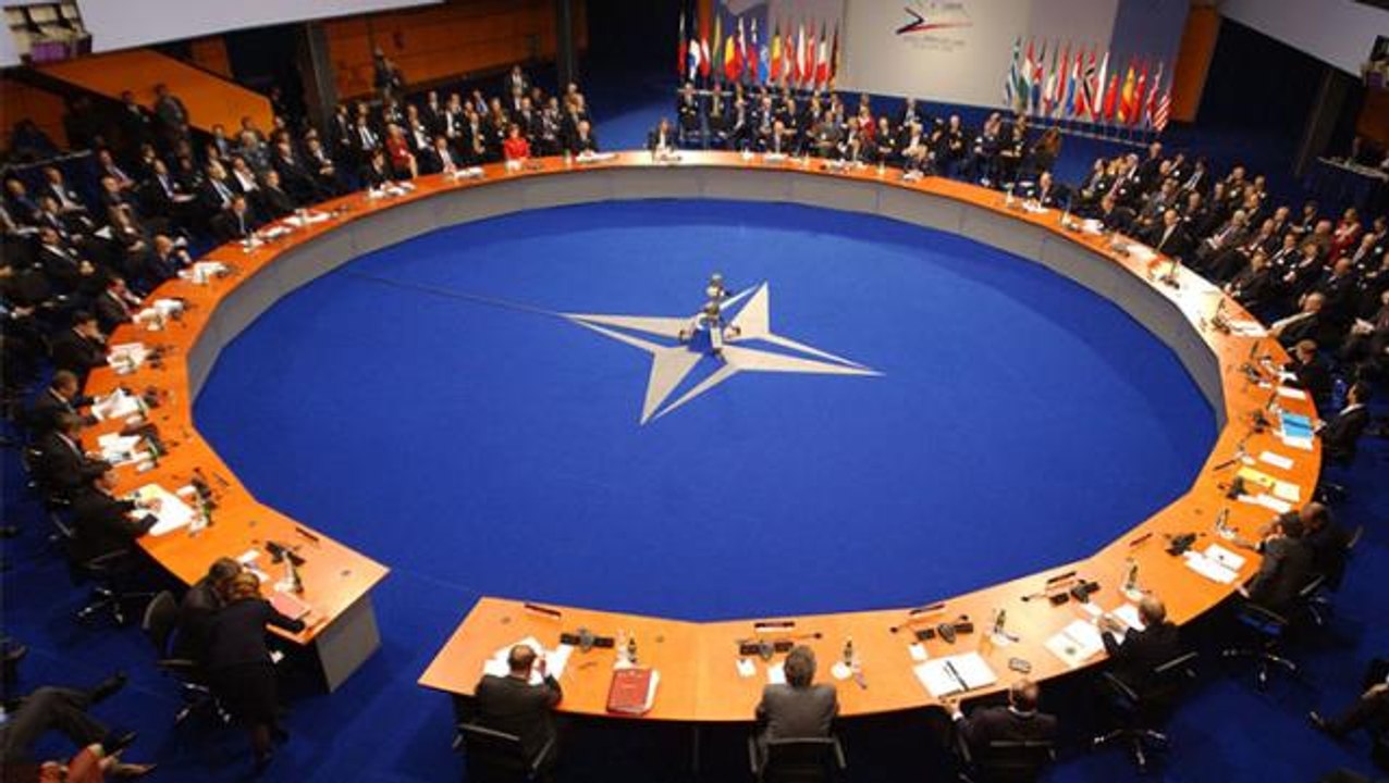 Son Dakika:  Erdoğan'ın NATO'ya katılmasına karşı çıktığı Finlandiya ve İsveç, üyelik için resmi başvuru yaptı