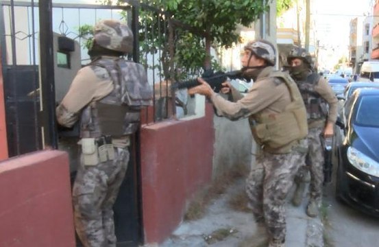 Son dakika haberleri... MERSİN'DE HAVA DESTEKLİ UYUŞTURUCU OPERASYONU 2 GÖZALTI