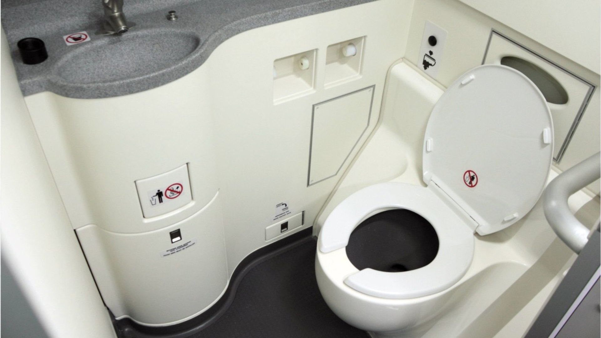 Voyage : les toilettes des avions sont-elles vidées dans le ciel ? - Vidéo  Dailymotion