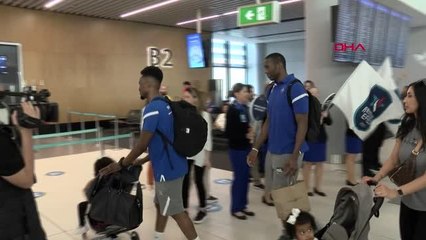 SPOR Anadolu Efes'e havalimanında coşkulu uğurlama