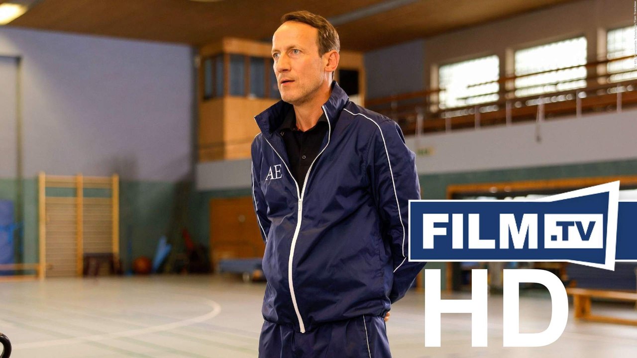 Wotan Wilke Möhring: Was ist schon normal in „Weil wir Champions sind“