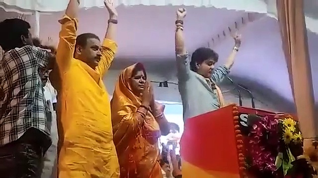 Viral video: Jyotiraditya Scindia's oops moment