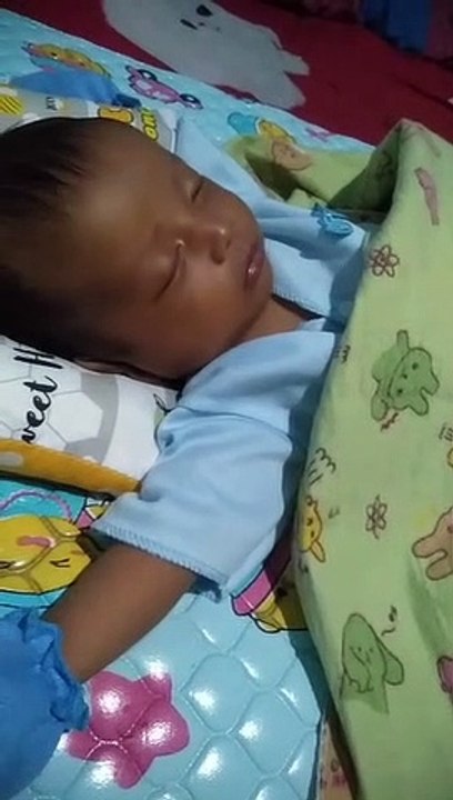 bayi menggemas kan