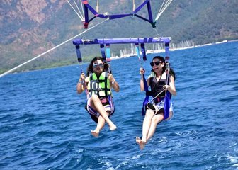 Marmaris'te su sporları turistlerin vazgeçilmezi oldu