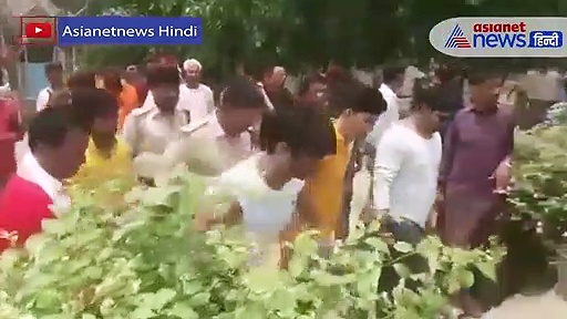 जब गले में गमछा डाल गांव की धूल में घूमे थे सुशांत, छू लिए थे पुजारी के पैर