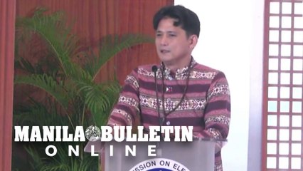 Senator-elect Robin Padilla receives his certificate of proclamation