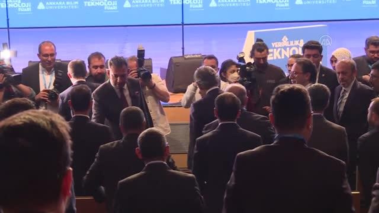 Cumhurbaşkanı Yardımcısı Oktay: "Teknolojinin getirdiği fırsatları en üst düzeye çıkarmak ve hızlı dönüşümden kaynaklanan riskleri en aza indirmek...