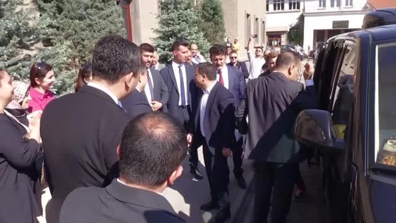AFYONKARAHİSAR - Kayseri Valisi olarak atanan Gökmen Çiçek, gözyaşlarıyla uğurlandı