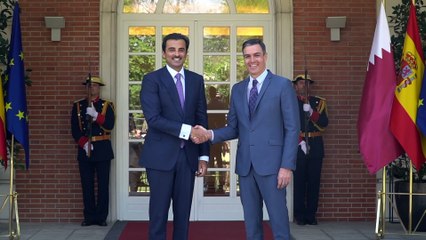 El emir de Qatar visita el Palacio de la Moncloa para firmar una docena de acuerdos