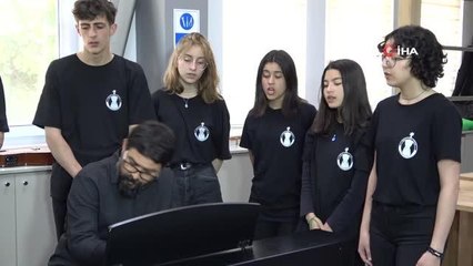 Öğrencilerin 'Vatan Marşı' klipi gurur kaynakları oldu