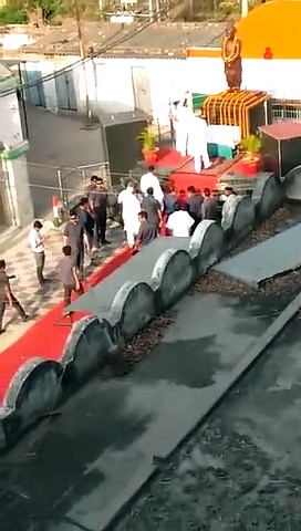 Man attacks Bihar CM Nitish Kumar after breaching security cordon