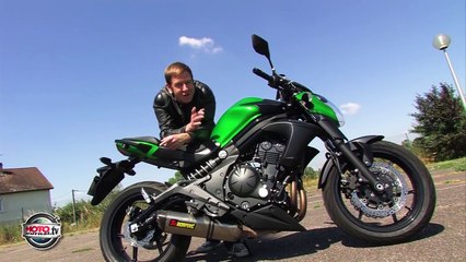 Essai Kawasaki ER6-n _ La moto schizophrène (English Subtitles)