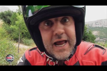 NUQUES ET LOLO VOUS APPRENNENT A ROULER SÛR ET PROPRE SUR ROUTE (English Subtitles)