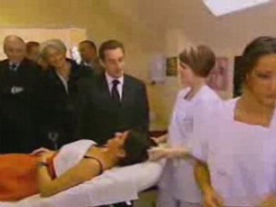 TOUCHE MOI PAS SARKO