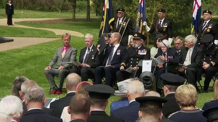 William unveils new National Arboretum submariners memorial