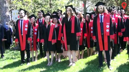 1963'te Ankara'da başladığı hukuk fakültesinden 77 yaşında Erzincan'da mezun oldu